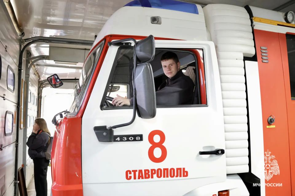 Участники фестиваля «Российская школьная весна» из Ярославской области посетили музей пожарной охраны Участники фестиваля «Российская школьная весна» из Ярославской области посетили музей пожарной охраны