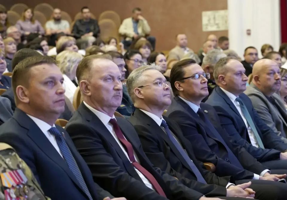 Владимир Владимиров: Сегодня во время рабочей поездки в Невинномысск принял участие в заседании городской Думы Владимир Владимиров: Сегодня во время рабочей поездки в Невинномысск принял участие в заседании городской Думы