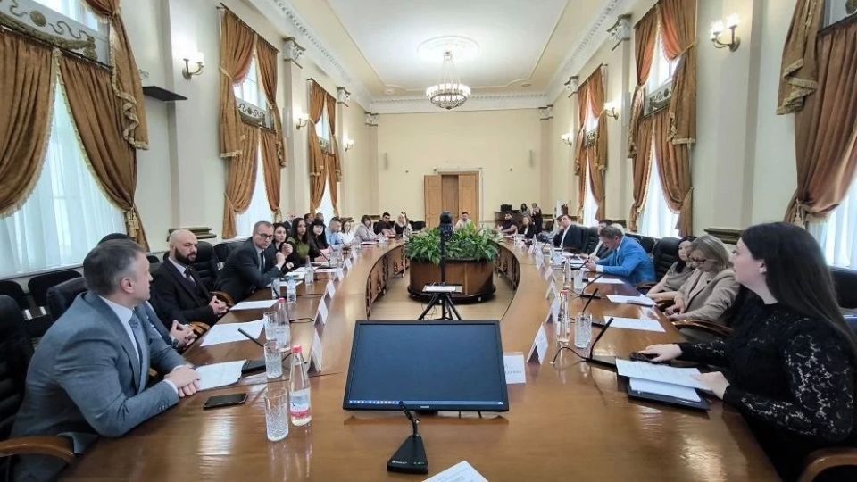 В Ессентуках прошла встреча представителей малого и среднего бизнеса с Минэкономразвития Ставрополья и организациями, поддерживающими предпринимателей В Ессентуках прошла встреча представителей малого и среднего бизнеса с Минэкономразвития Ставрополья и организациями, поддерживающими предпринимателей