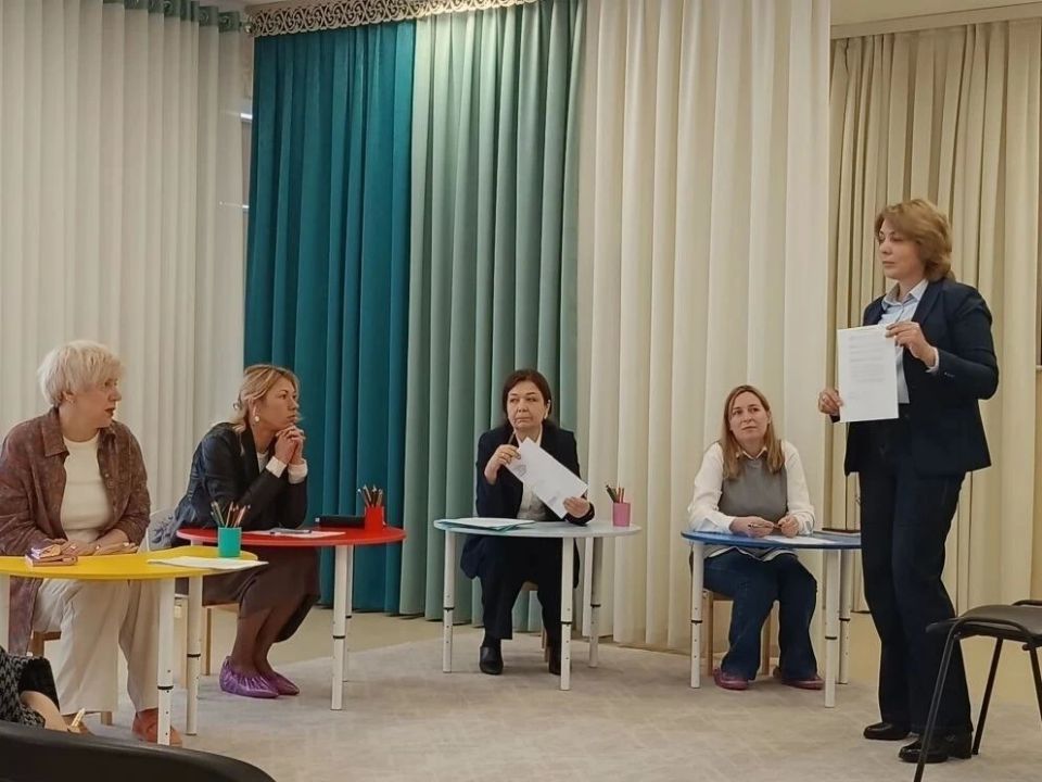 В ессентукском детском саду № 9 «Родничок» прошёл семинар о диагностике готовности выпускников ДОУ к школе В ессентукском детском саду № 9 «Родничок» прошёл семинар о диагностике готовности выпускников ДОУ к школе