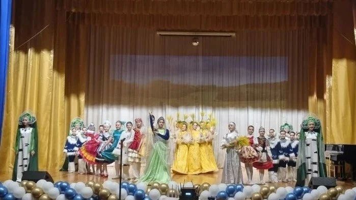Хореографическая студия «Ритм» из Ессентуков представила отчётный концерт на сцене МБУ ДО «ЦРТДиЮ» Хореографическая студия «Ритм» из Ессентуков представила отчётный концерт на сцене МБУ ДО «ЦРТДиЮ»
