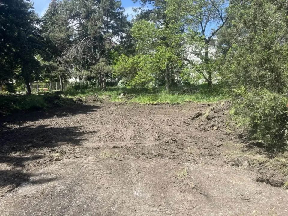 Подрядчик приступил к благоустройству сквера на улице Королёва в Ессентуках, победивший в рейтинговом голосовании 2025 года с результатом 10 578 голосов (всего участвовало 27 629 человек) Подрядчик приступил к благоустройству сквера на улице Королёва в Ессентуках, победивший в рейтинговом голосовании 2025 года с результатом 10 578 голосов (всего участвовало 27 629 человек)