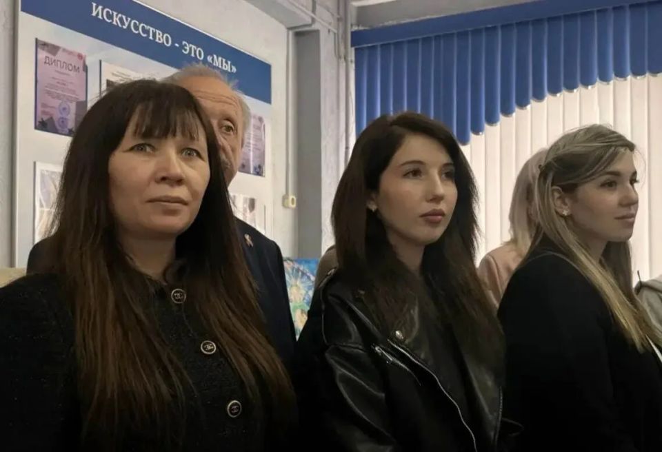 В филиале СГПИ в Ессентуках открылась международная выставка «Ангелы Мира» В филиале СГПИ в Ессентуках открылась международная выставка «Ангелы Мира»