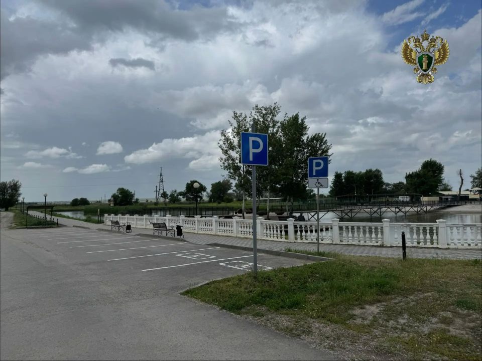 По требованию прокуратуры автомобильные стоянки приведены в нормативное состояние По требованию прокуратуры автомобильные стоянки приведены в нормативное состояние