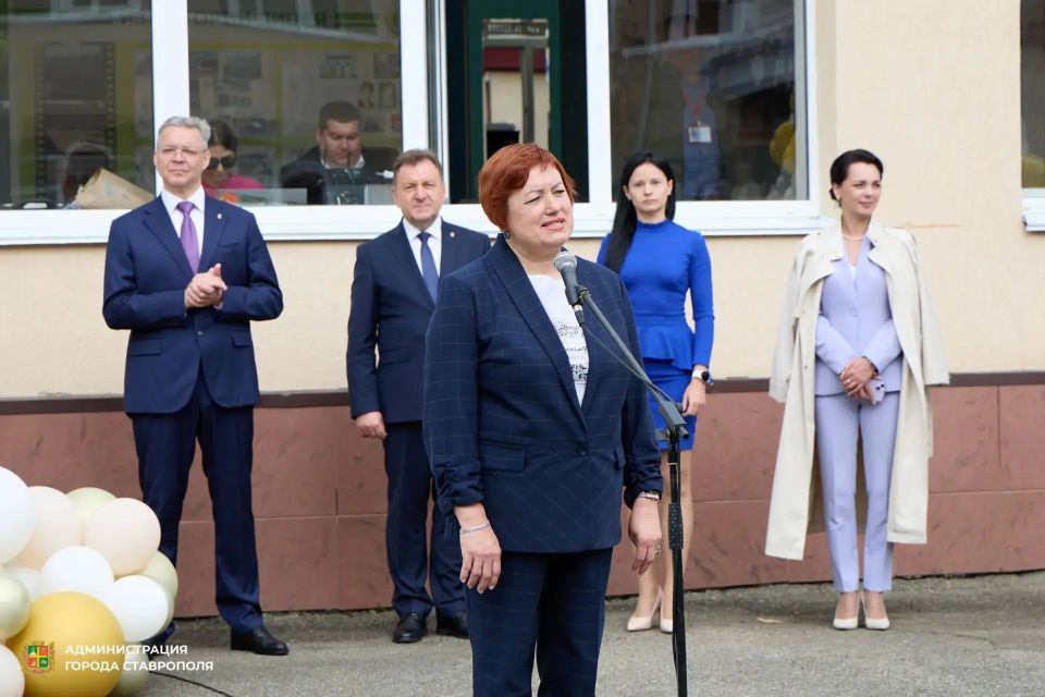 В Ставрополе прозвенел последний звонок для более 5 тысяч девятиклассников и более 2 тысяч одиннадцатиклассников В Ставрополе прозвенел последний звонок для более 5 тысяч девятиклассников и более 2 тысяч одиннадцатиклассников