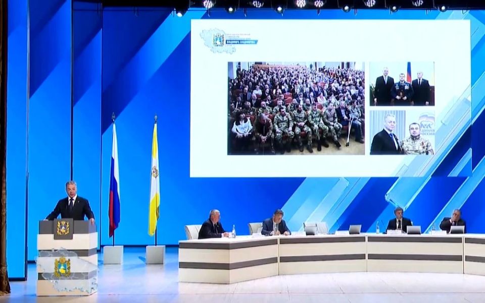 Глава региона Владимир Владимиров выразил благодарность депутатам действующего созыва краевой думы за оперативное принятие законов, направленных на поддержку бойцов и их семей, а также поддержал выдвижение ветеранов...