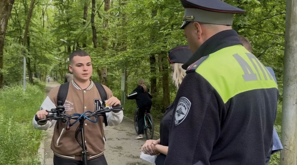 Сотрудники Госавтоинспекции города Ставрополя провели профилактическое мероприятие «Заметный пешеход» Сотрудники Госавтоинспекции города Ставрополя провели профилактическое мероприятие «Заметный пешеход»