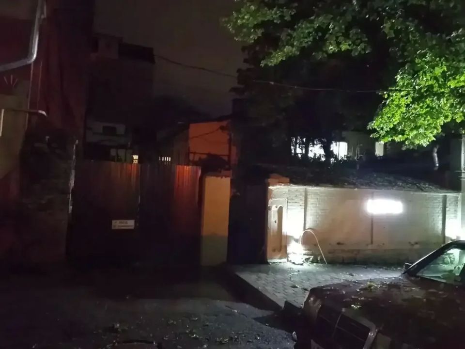 Дмитрий Ворошилов: По обращению жителей дома по пр. Кирова, 25, по поводу подтопления