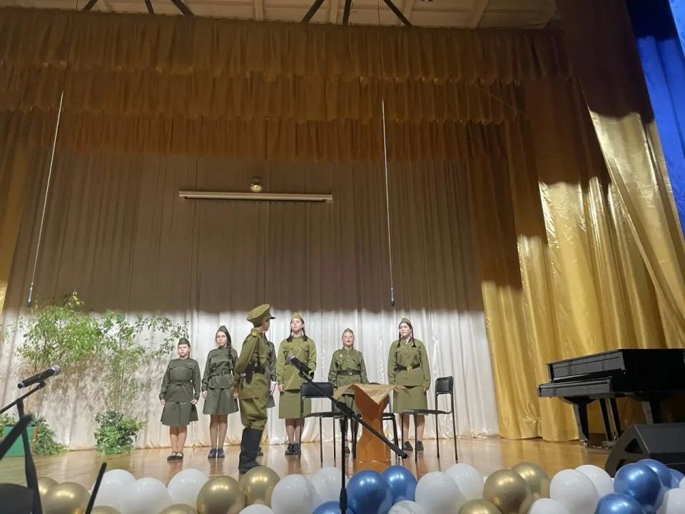 Сегодня Ессентукская студия «ТЕТаТЕТ» представила спектакль «А зори здесь тихие…» в честь 81й годовщины Великой Победы Сегодня Ессентукская студия «ТЕТаТЕТ» представила спектакль «А зори здесь тихие…» в честь 81й годовщины Великой Победы