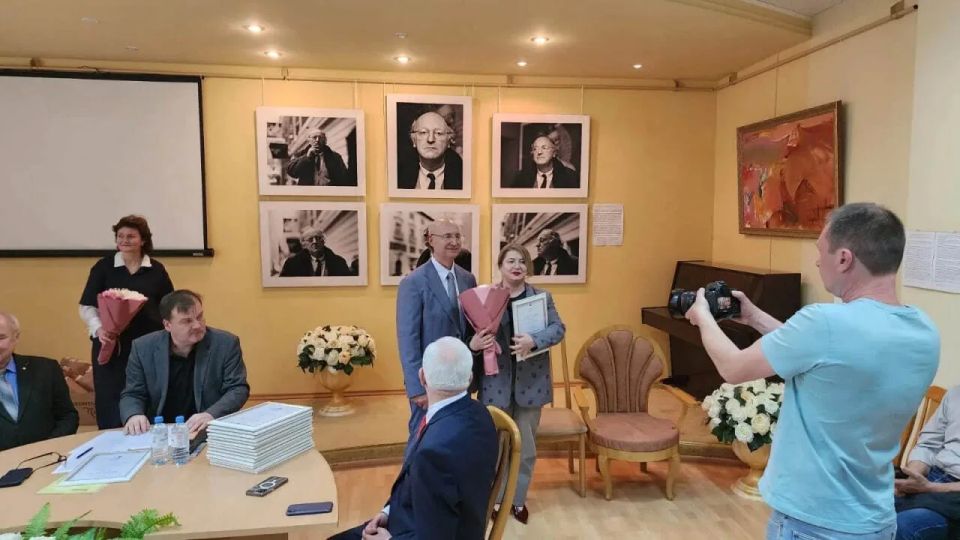 Корреспондент «Ессентукской панорамы» Валерия Петрова заняла второе место на краевом конкурсе имени Германа Лопатина в номинации «Городские газеты» Корреспондент «Ессентукской панорамы» Валерия Петрова заняла второе место на краевом конкурсе имени Германа Лопатина в номинации «Городские газеты»
