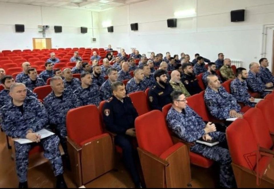 В Кабардино-Балкарии прошел сбор с должностными лицами, ответственными за организацию обеспечения общественной безопасности и исполнение административного законодательства В Кабардино-Балкарии прошел сбор с должностными лицами, ответственными за организацию обеспечения общественной безопасности и исполнение административного законодательства
