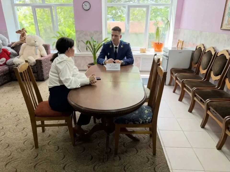 В преддверии Международного дня защиты детей представители прокуратуры навестили ребят в Ставрополе В преддверии Международного дня защиты детей представители прокуратуры навестили ребят в Ставрополе