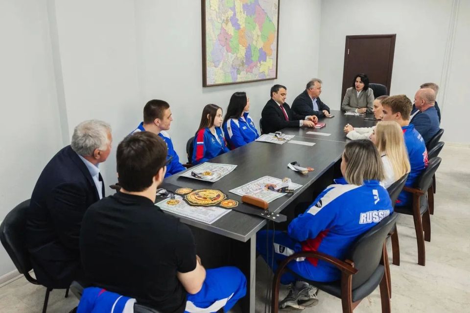 Встреча с чемпионами-рукопашниками Встреча с чемпионами-рукопашниками