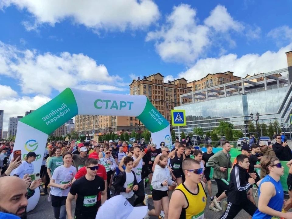 Сегодня на Владимирской площади Ставрополя состоялся «Зеленый марафон» Сегодня на Владимирской площади Ставрополя состоялся «Зеленый марафон»