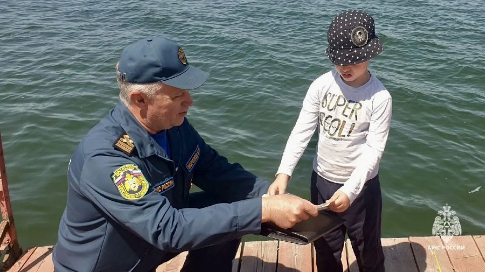 Сотрудники ГИМС МЧС Ставрополья проверяют маломерные суда и напоминают о правилах безопасности на воде Сотрудники ГИМС МЧС Ставрополья проверяют маломерные суда и напоминают о правилах безопасности на воде