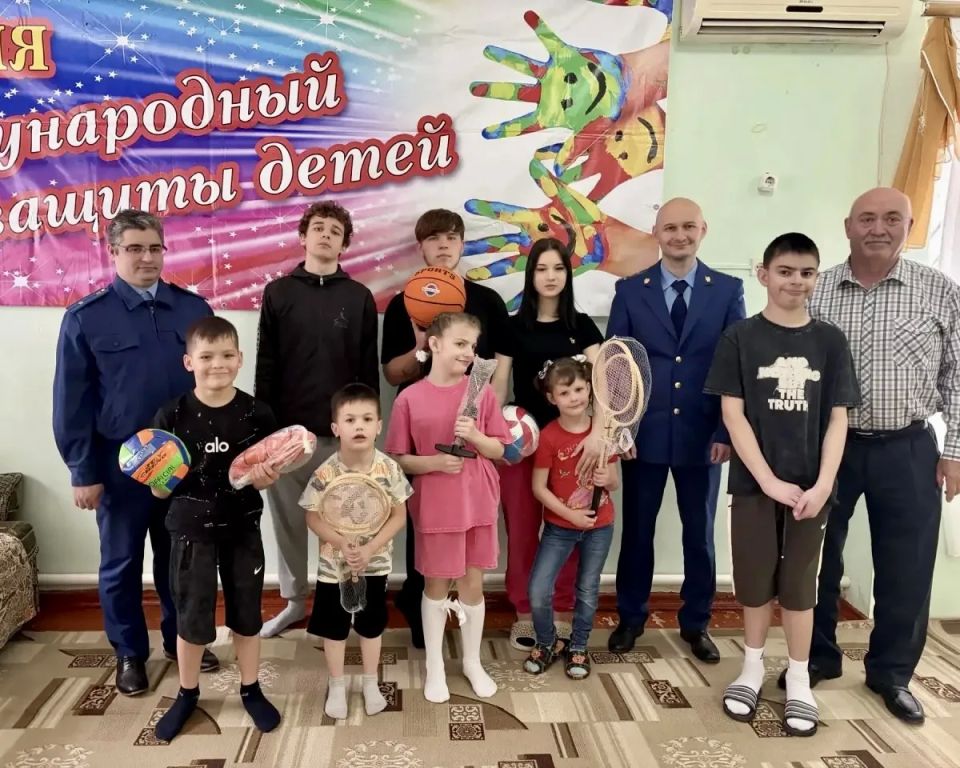 В День защиты детей работники прокуратуры поздравили подрастающее поколение В День защиты детей работники прокуратуры поздравили подрастающее поколение