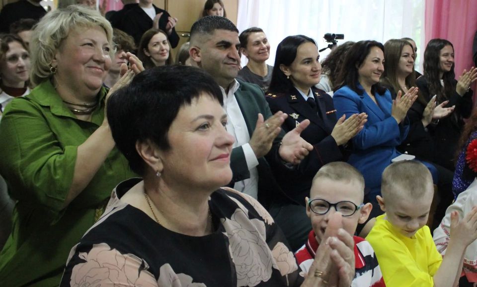 В Ставрополе в День защиты детей полицейские и общественники побывали в гостях у воспитанников детского дома В Ставрополе в День защиты детей полицейские и общественники побывали в гостях у воспитанников детского дома