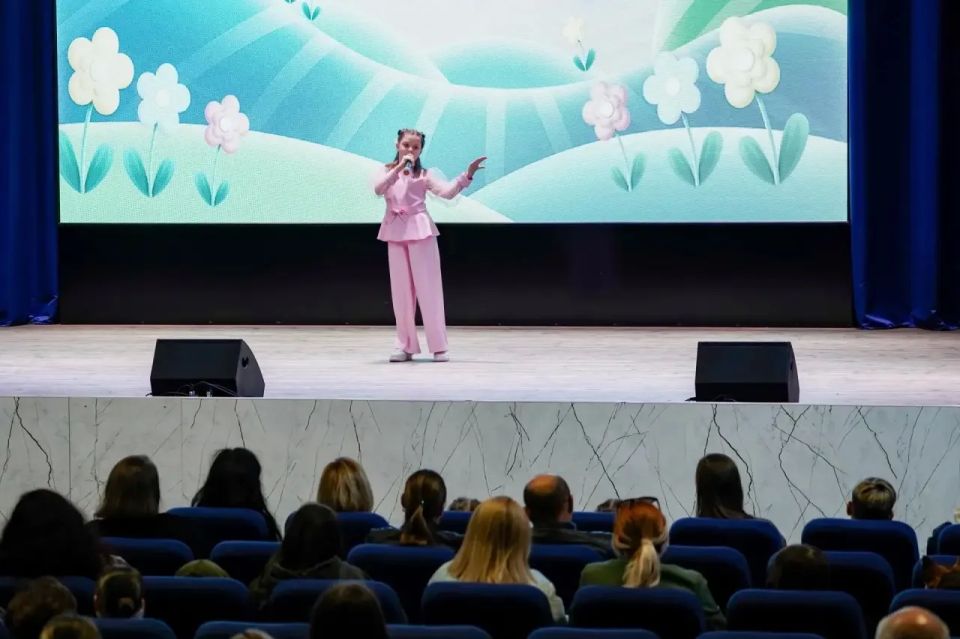Владимир Владимиров: Сегодня удалось побывать на выступлении младшей дочери в детской школе искусств Владимир Владимиров: Сегодня удалось побывать на выступлении младшей дочери в детской школе искусств