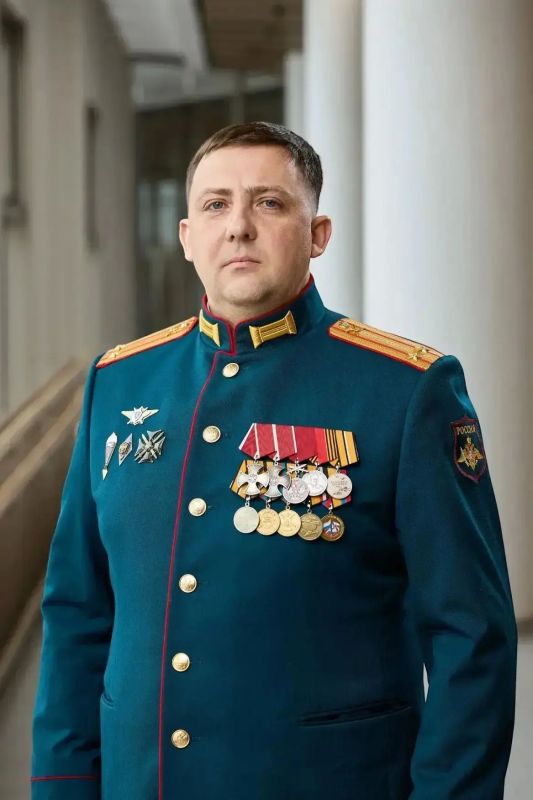Владимир Владимиров: Поздравляю участника президентской программы «Время героев» Илью Михайловича Агапова с назначением на должность федерального инспектора по Республике Северная Осетия - Алания