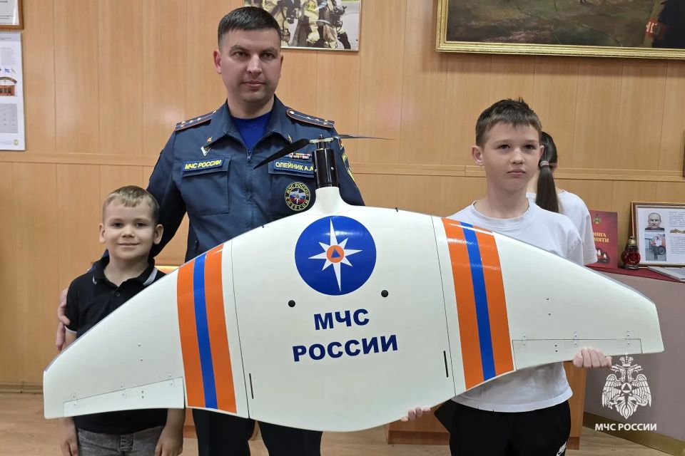 В День защиты детей сотрудники МЧС Ставрополья устроили праздник для ребят В День защиты детей сотрудники МЧС Ставрополья устроили праздник для ребят