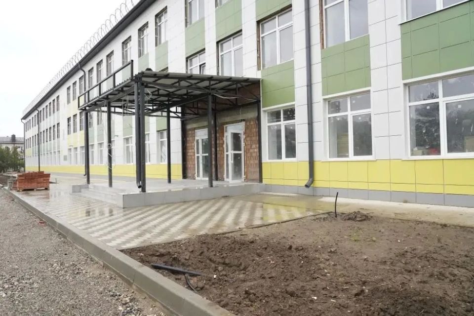 Владимир Владимиров: С рабочей поездки в Арзгирский округ начал неделю Владимир Владимиров: С рабочей поездки в Арзгирский округ начал неделю