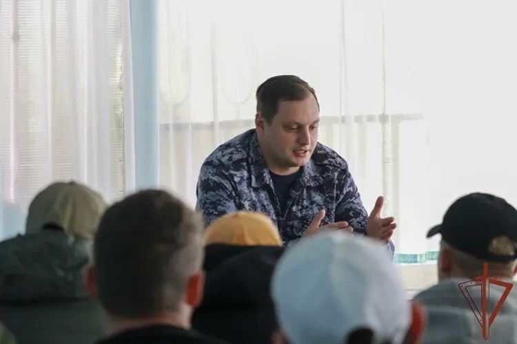 Представители Росгвардии провели профориентационное занятие для школьников Ставрополья Представители Росгвардии провели профориентационное занятие для школьников Ставрополья