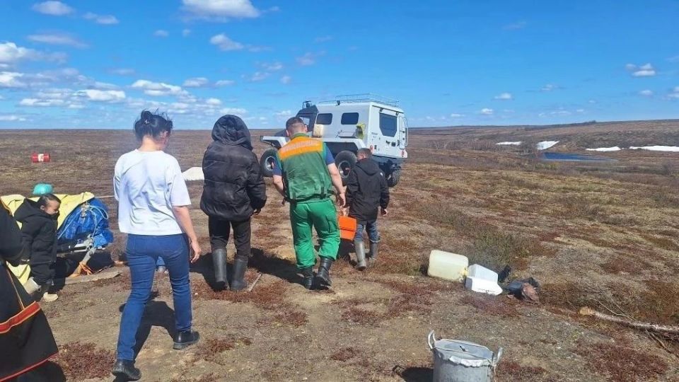 Сегодня в поисково-спасательный отряд «Ямалспас» поступило сообщение о мужчине с переломами рёбер, нуждающемся в срочной медицинской помощи Сегодня в поисково-спасательный отряд «Ямалспас» поступило сообщение о мужчине с переломами рёбер, нуждающемся в срочной медицинской помощи