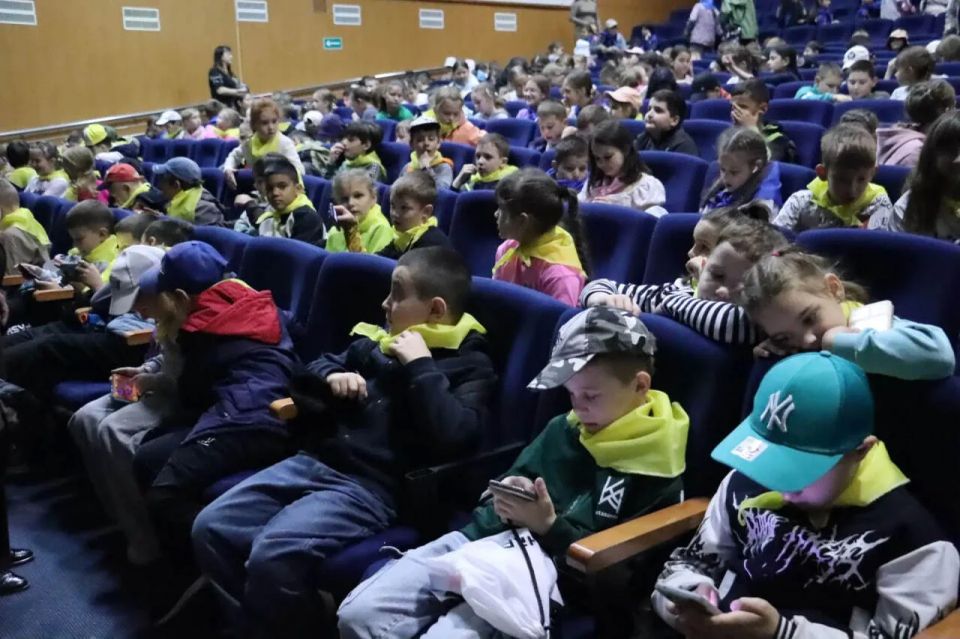 Сегодня в Ессентуках зрительный зал Городского Дома Культуры на время превратился в уютный кинозал