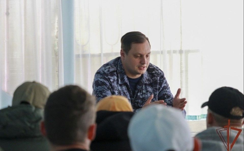Представители Росгвардии провели профориентационное занятие для школьников Ставрополья Представители Росгвардии провели профориентационное занятие для школьников Ставрополья