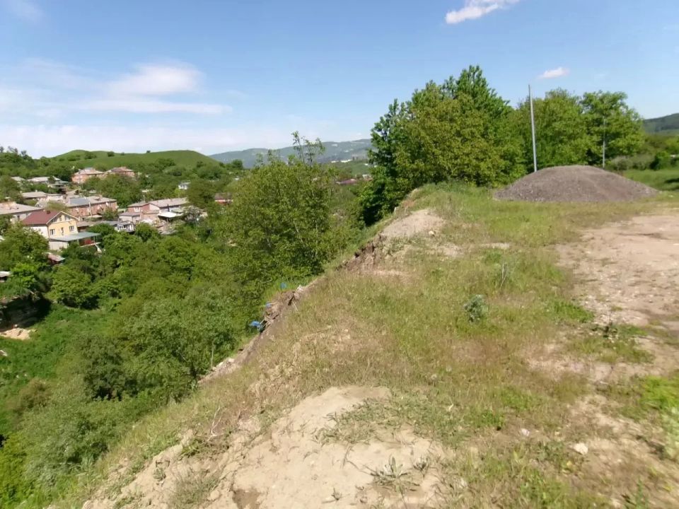 В соцсетях появилась информация об оползне в поселке Зеленогорском по ул. Плановой. Направили на место межведомственную комиссию В соцсетях появилась информация об оползне в поселке Зеленогорском по ул. Плановой. Направили на место межведомственную комиссию
