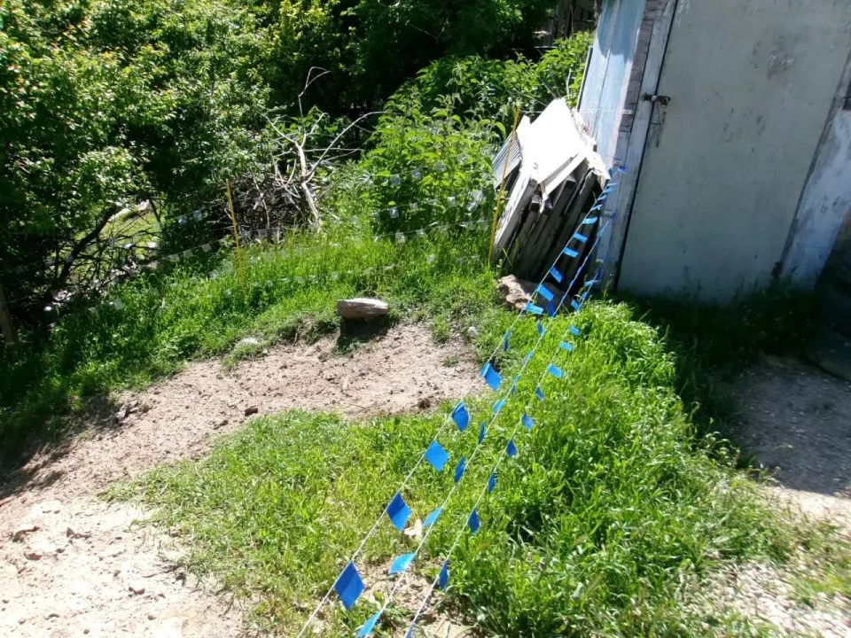 В соцсетях появилась информация об оползне в поселке Зеленогорском по ул. Плановой. Направили на место межведомственную комиссию В соцсетях появилась информация об оползне в поселке Зеленогорском по ул. Плановой. Направили на место межведомственную комиссию