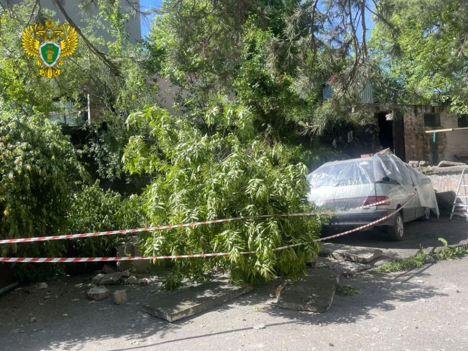 Прокуратурой края организована проверка по факту обрушения грунта в Ессентуках Прокуратурой края организована проверка по факту обрушения грунта в Ессентуках