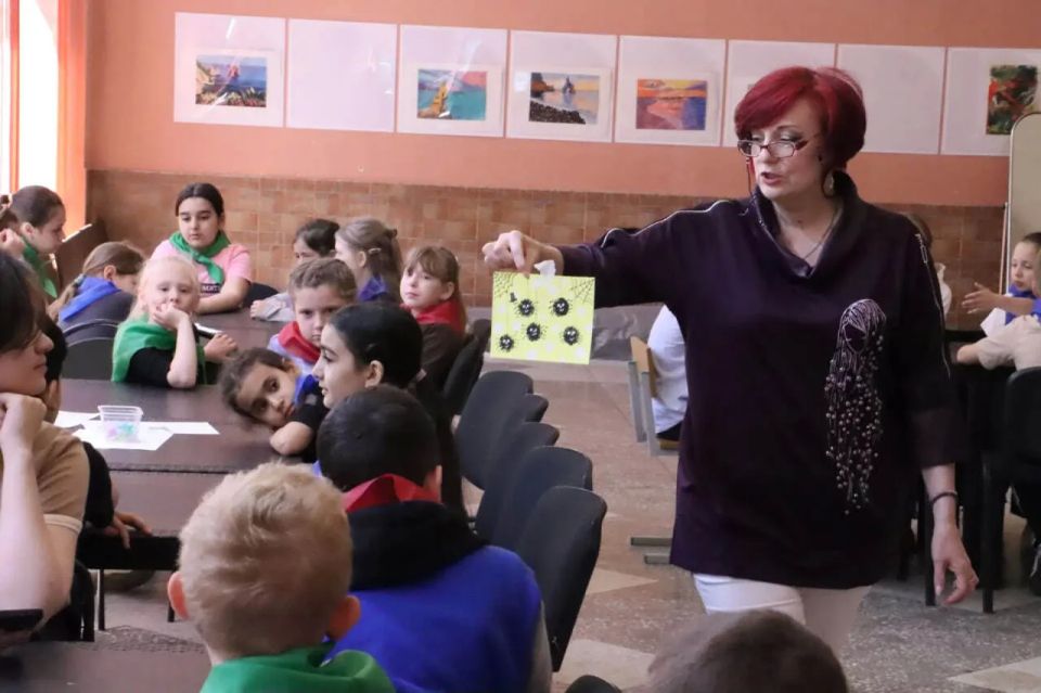 Вчера в Городском Доме Культуры Ессентуков состоялся мастеркласс «Ура! Каникулы!» для воспитанников пришкольных лагерей Вчера в Городском Доме Культуры Ессентуков состоялся мастеркласс «Ура! Каникулы!» для воспитанников пришкольных лагерей