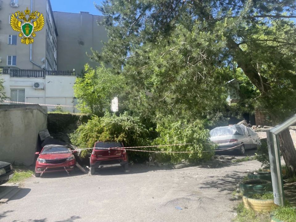 Прокуратурой края организована проверка по факту обрушения грунта в Ессентуках Прокуратурой края организована проверка по факту обрушения грунта в Ессентуках
