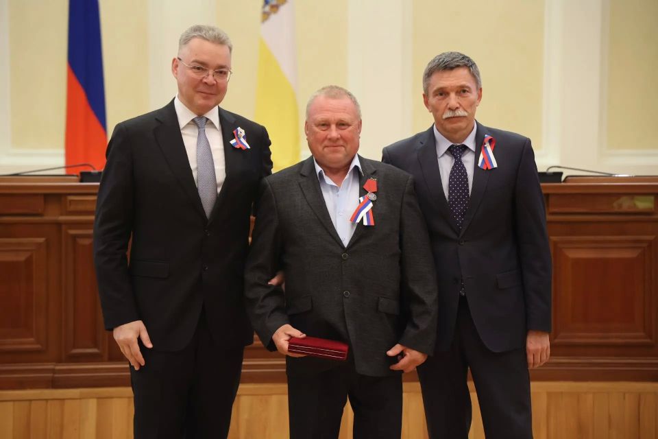 В преддверии Дня России в Ставрополе прошла торжественная церемония вручения государственных и краевых наград В преддверии Дня России в Ставрополе прошла торжественная церемония вручения государственных и краевых наград