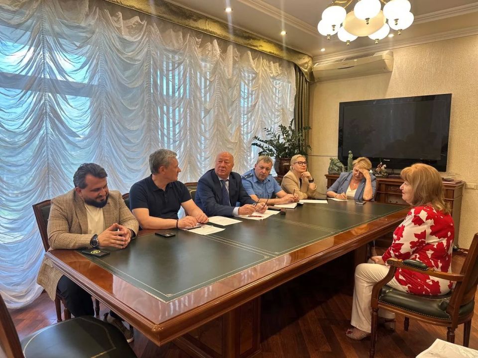 Дмитрий Ворошилов: Приём Уполномоченного по правам человека в Ставропольском крае Николая Павловича Лисинского прошёл в Пятигорске Дмитрий Ворошилов: Приём Уполномоченного по правам человека в Ставропольском крае Николая Павловича Лисинского прошёл в Пятигорске