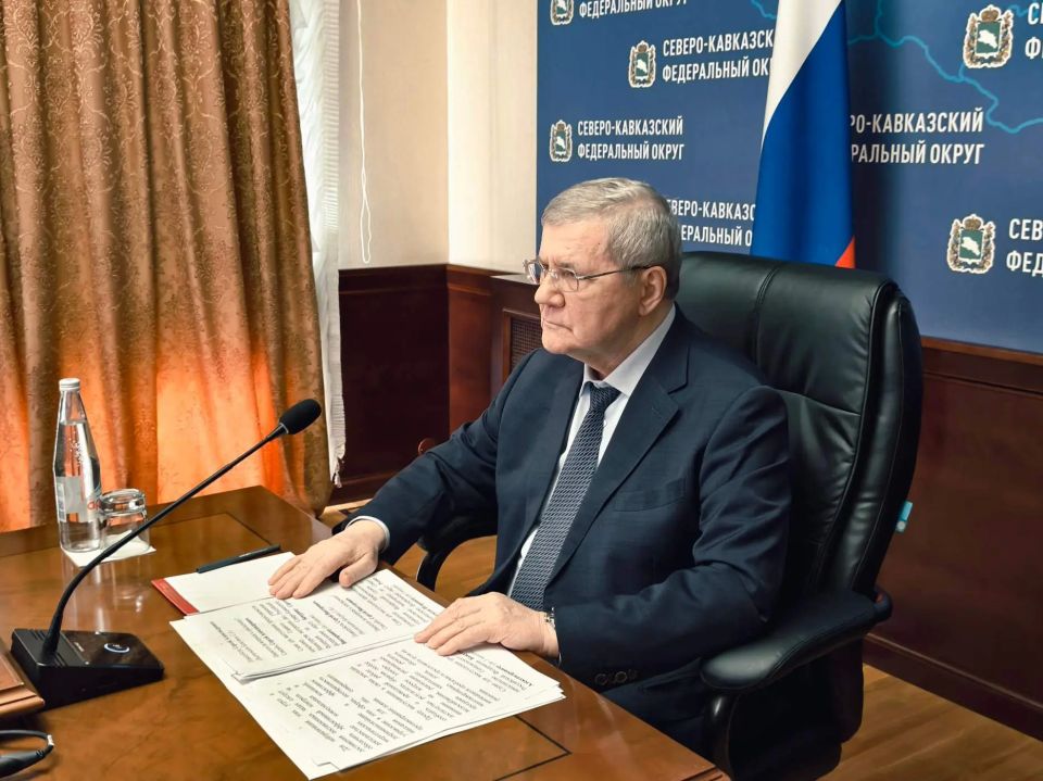 Сегодня в Пятигорске полномочный представитель Президента Российской Федерации в Северо-Кавказском федеральном округе Юрий Чайка провел заседание межведомственной рабочей группы по противодействию незаконным финансовым... Сегодня в Пятигорске полномочный представитель Президента Российской Федерации в Северо-Кавказском федеральном округе Юрий Чайка провел заседание межведомственной рабочей группы по противодействию незаконным финансовым...