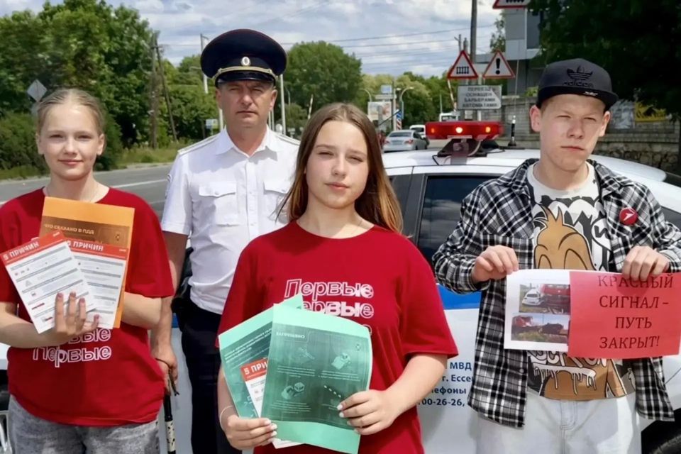 На Ставрополье автоинспекторы провели профилактические акции по безопасности на железнодорожных переездах На Ставрополье автоинспекторы провели профилактические акции по безопасности на железнодорожных переездах