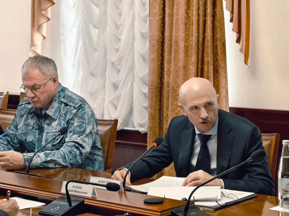 Сегодня в Пятигорске полномочный представитель Президента Российской Федерации в Северо-Кавказском федеральном округе Юрий Чайка провел заседание межведомственной рабочей группы по противодействию незаконным финансовым... Сегодня в Пятигорске полномочный представитель Президента Российской Федерации в Северо-Кавказском федеральном округе Юрий Чайка провел заседание межведомственной рабочей группы по противодействию незаконным финансовым...