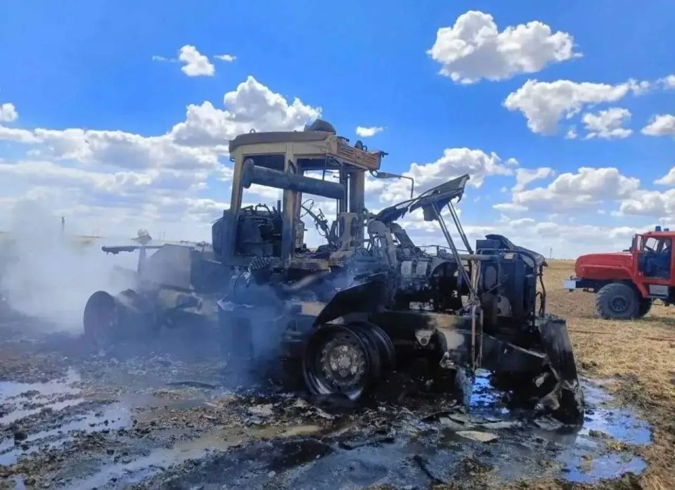 За один день на Ставрополье сгорели трактор и легковой автомобиль