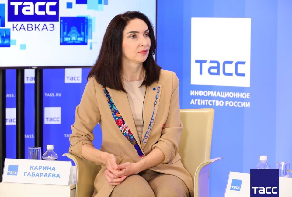 Главное из заявлений, а также фоторепортаж с пресс-конференции в Региональном информационном центре "ТАСС Кавказ", посвященной Второй Кавказской неделе моды, которая пройдет с 15 по 20 июня в Северной Осетии: Главное из заявлений, а также фоторепортаж с пресс-конференции в Региональном информационном центре "ТАСС Кавказ", посвященной Второй Кавказской неделе моды, которая пройдет с 15 по 20 июня в Северной Осетии: