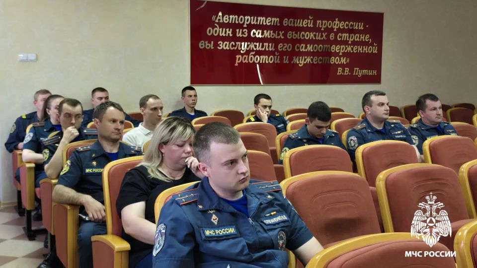 Сотрудникам МЧС Ставрополья напомнили о Кодексе чести и предупредили о чуждой идеологии Сотрудникам МЧС Ставрополья напомнили о Кодексе чести и предупредили о чуждой идеологии