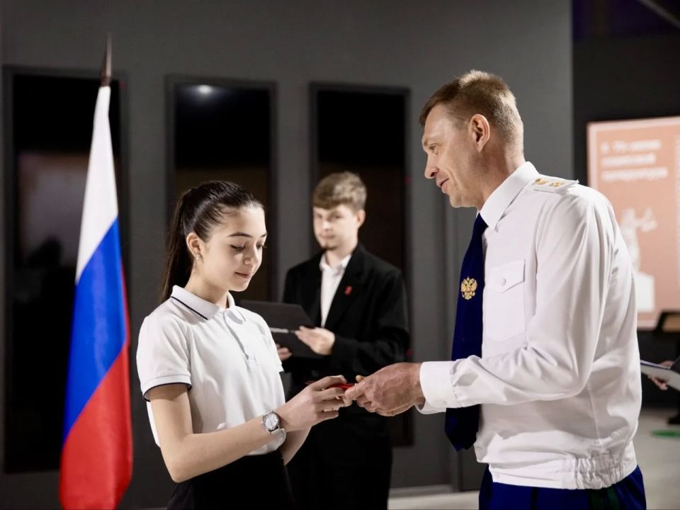 В преддверии Дня России прокуратура Ставропольского края провела торжественные мероприятия, посвященные национальному единству и патриотизму В преддверии Дня России прокуратура Ставропольского края провела торжественные мероприятия, посвященные национальному единству и патриотизму