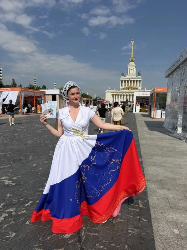 Ессентуки сегодня в центре внимания на форуме «Путешествуй»! Мы с размахом представили наши туристические возможности на ВДНХ, и гости оценили их по достоинству Ессентуки сегодня в центре внимания на форуме «Путешествуй»! Мы с размахом представили наши туристические возможности на ВДНХ, и гости оценили их по достоинству