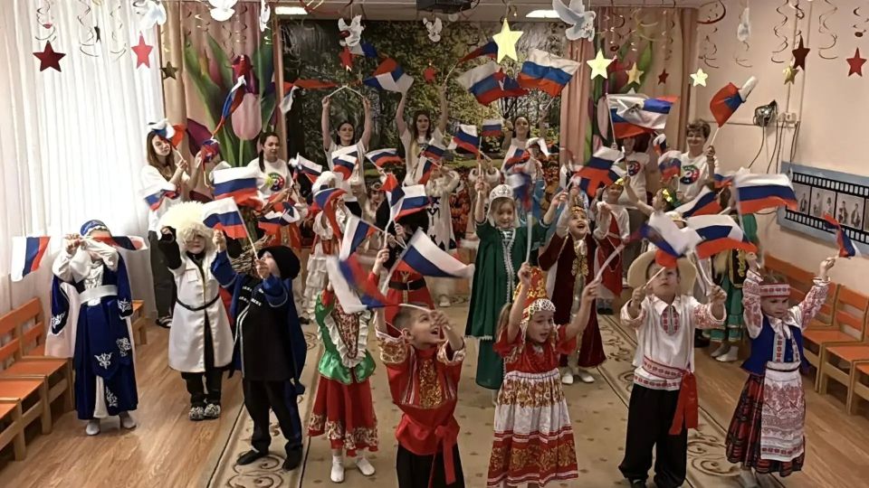 День России в пришкольных лагерях и детских садах нашего города День России в пришкольных лагерях и детских садах нашего города