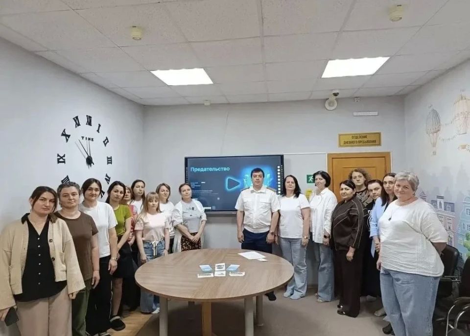 В Ставропольском крае сотрудники СК России организовали цикл профилактических бесед по теме «Вместе – за безопасное детство!» В Ставропольском крае сотрудники СК России организовали цикл профилактических бесед по теме «Вместе – за безопасное детство!»