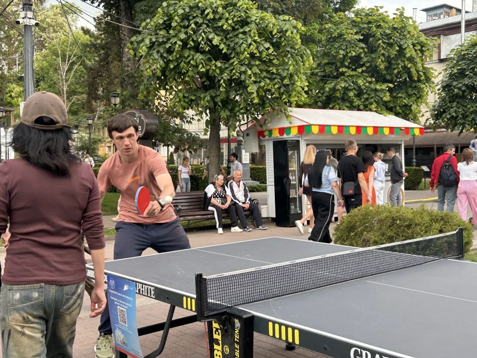 На спортивной площадке весь день была активная программа На спортивной площадке весь день была активная программа