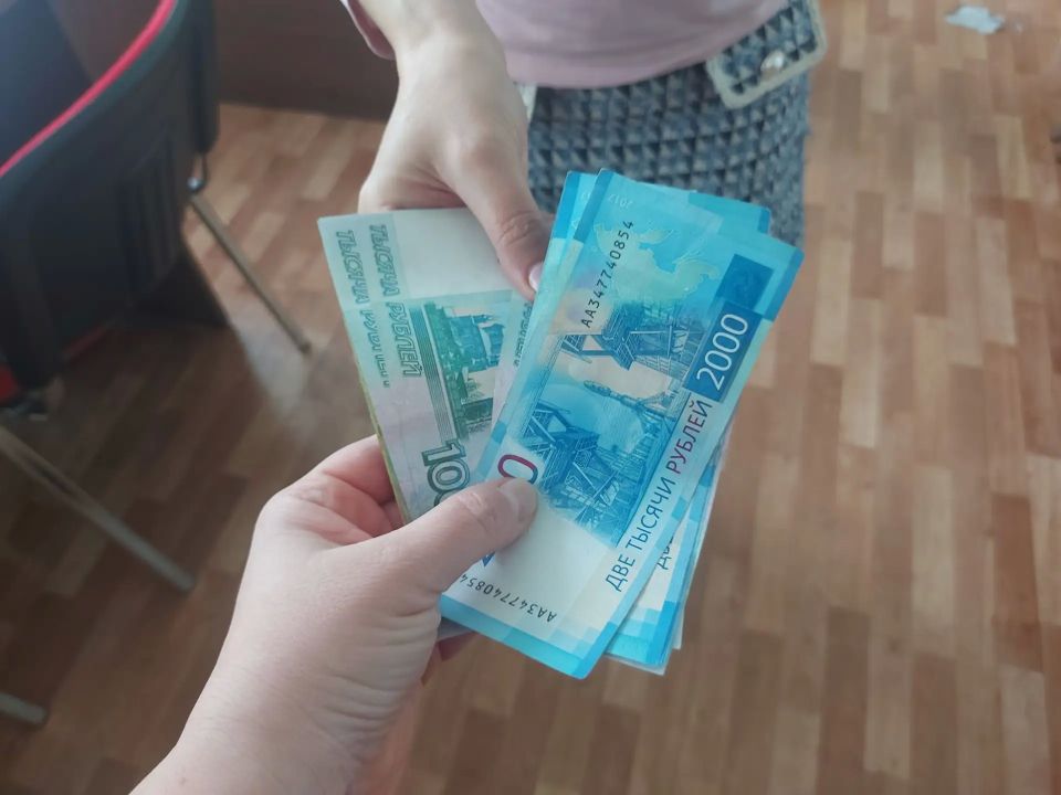 Работающие родители двух и более детей могут подать заявление на новую меру поддержки – семейную выплату