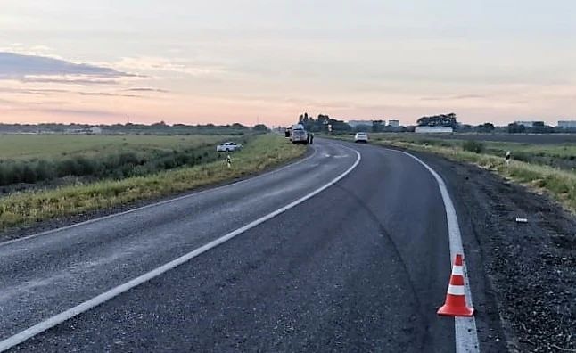В Левокумском округе в результате опрокидывания автомобиля пострадал водитель В Левокумском округе в результате опрокидывания автомобиля пострадал водитель