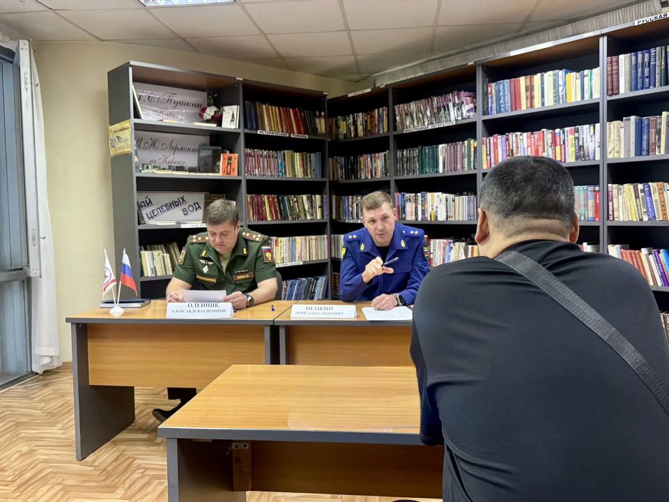 Прокурор Ставропольского края Юрий Немкин встретился с участниками специальной военной операции в Кисловодске Прокурор Ставропольского края Юрий Немкин встретился с участниками специальной военной операции в Кисловодске